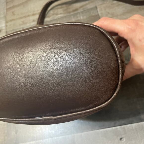 Ellington Vintage Leather Adjustable Strap Crossbody Bag Unisex Dark Brown - Picture 8 of 14